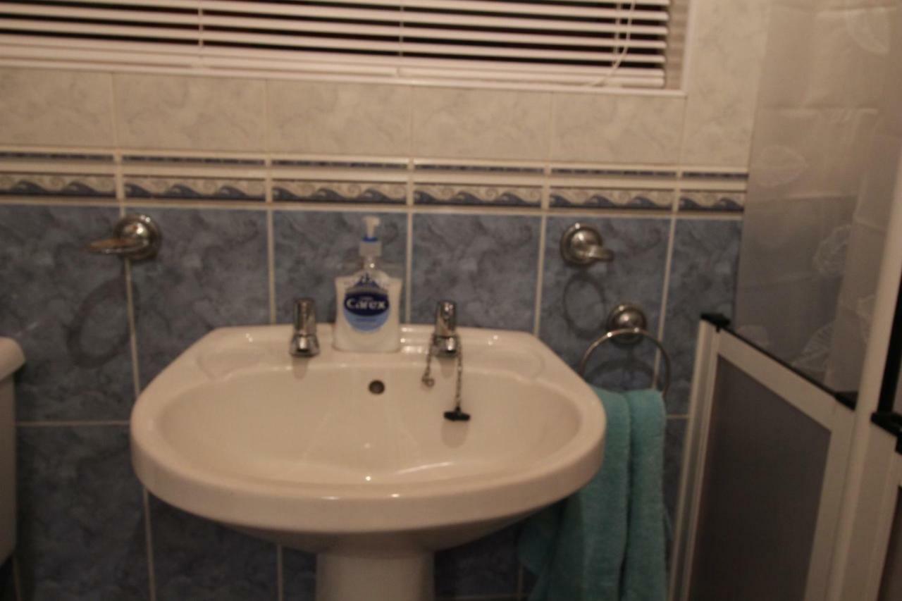 Wayside Villa Tandragee ภายนอก รูปภาพ