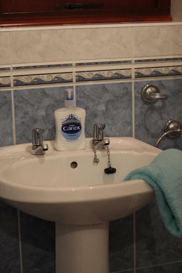 Wayside Villa Tandragee ภายนอก รูปภาพ